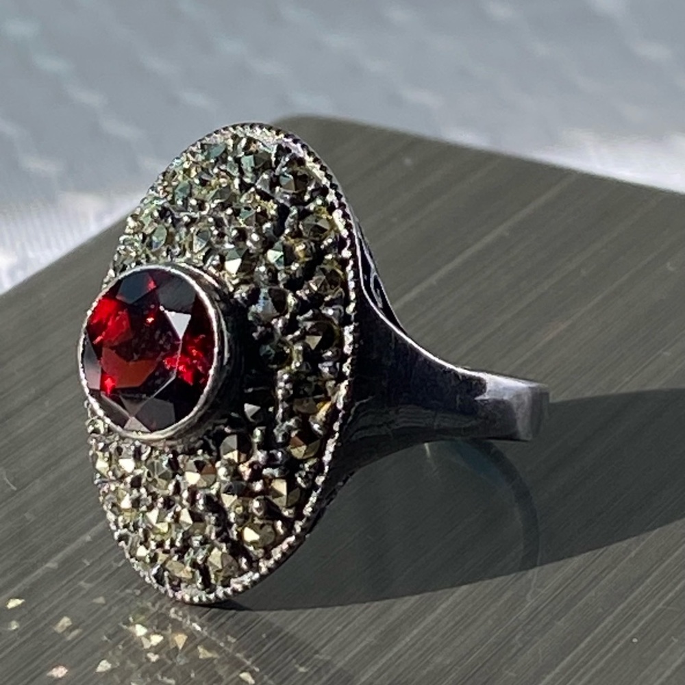 Judith Jack Sterling Silver Garnet Marcasite Gemstone Ring Size 8 3/4